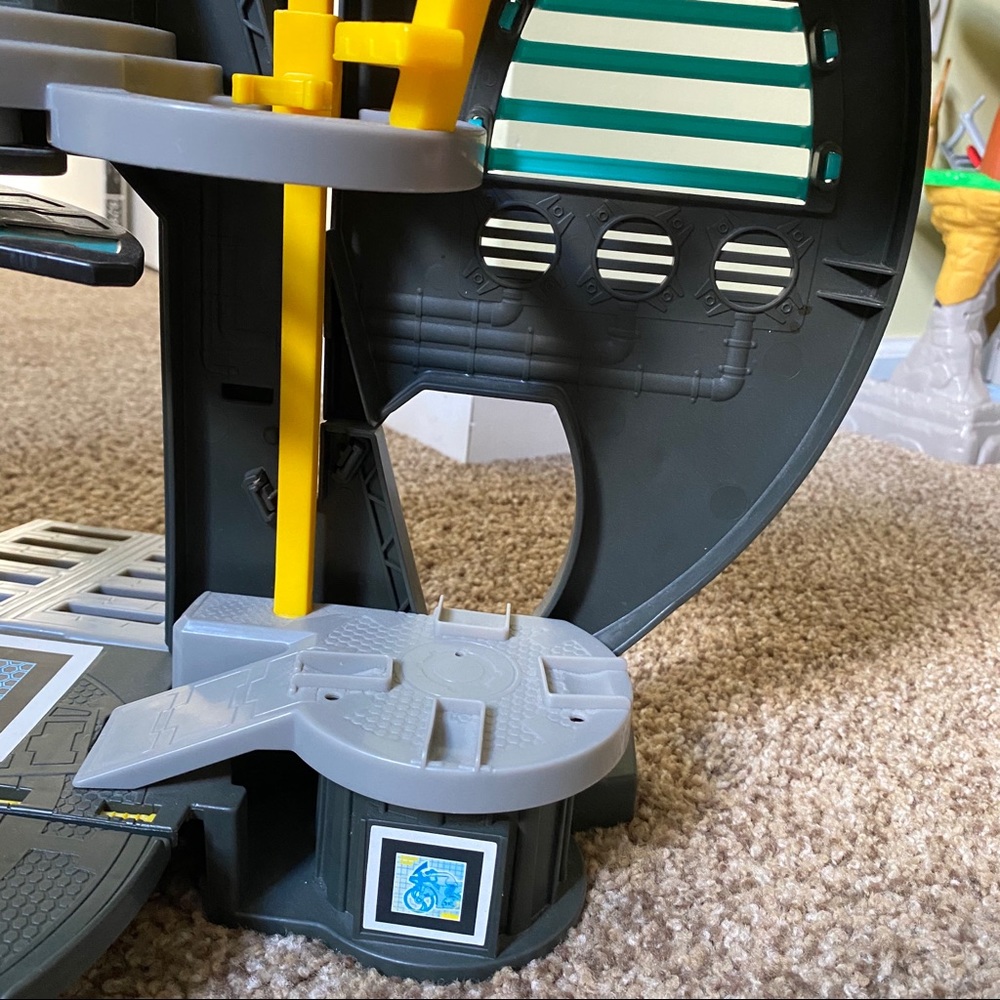 Imaginext Batcave - Picture 6 of 10